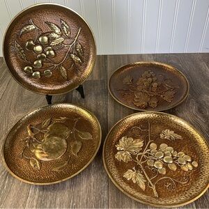 Set of 4 Vintage Syroco 9.5" Wood Wall Hanging Fruit Plates Made In USA